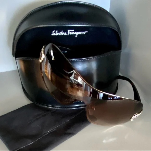 Authentic - Salvatore Ferragamo Sunglasses - Picture 2 of 13